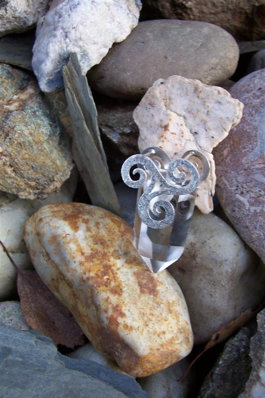 Triskele mit Bergkristall