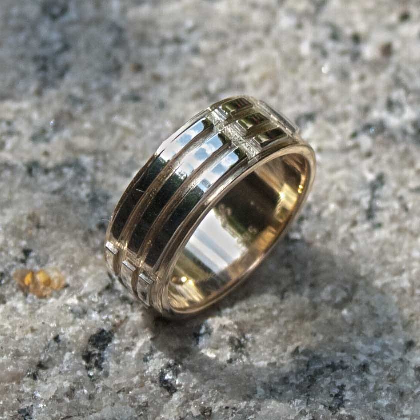 Atlantisring aus Gold mit Brillianten