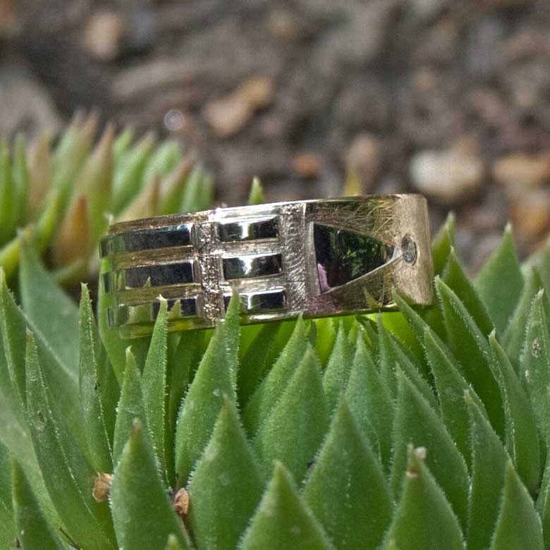 Atlantisring aus Gold mit Brillianten