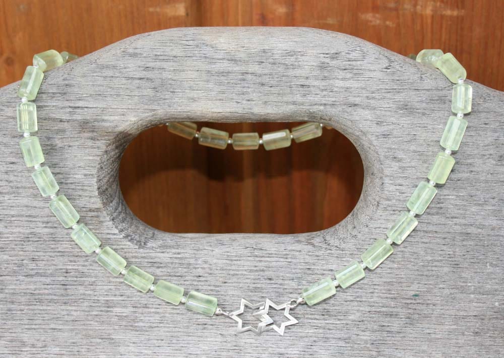 Prehnitkette mit Sternschließe