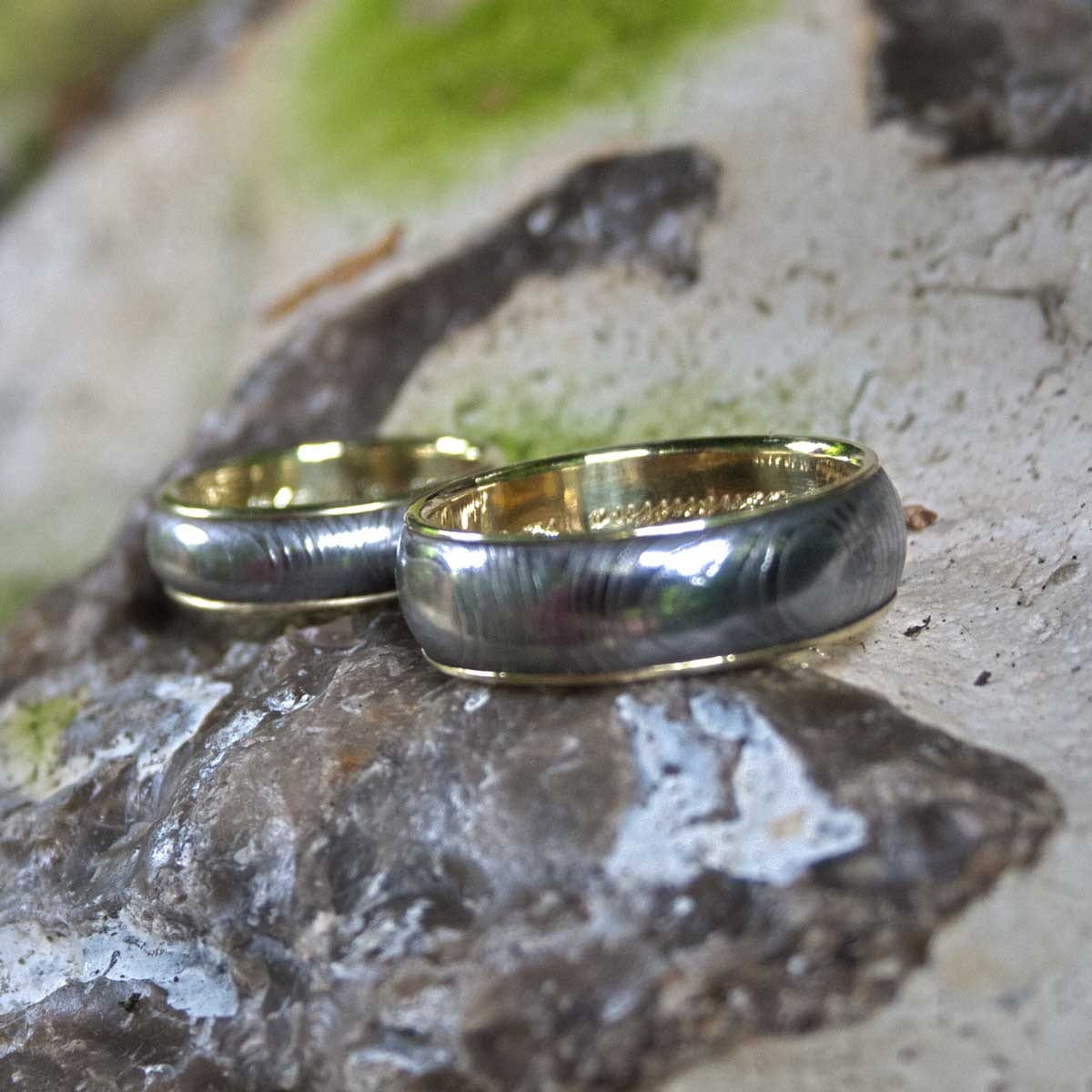 Augendamast mit Grüngoldauskleidung