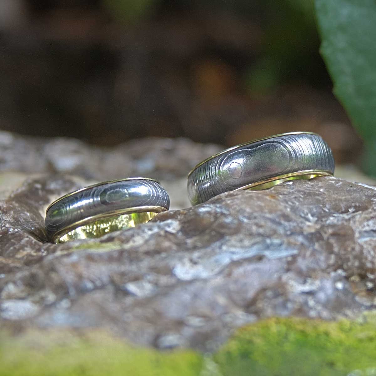 Augendamast mit Grüngoldauskleidung