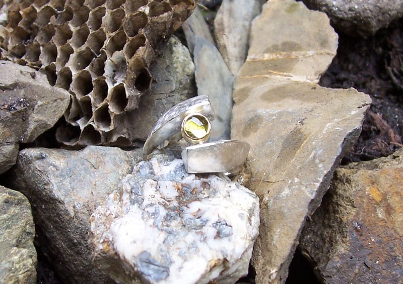 Dreikantschienenringe mit Turmalin