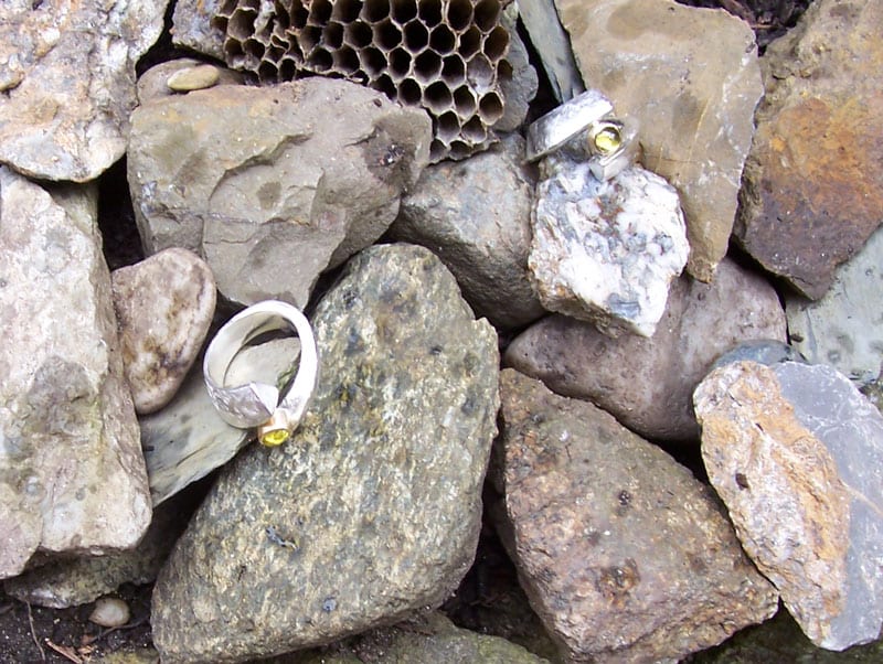 Dreikantschienenringe mit Turmalin