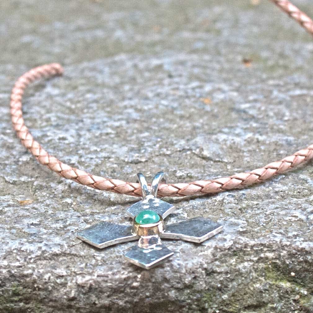 Taufkreuz mit Aventurin