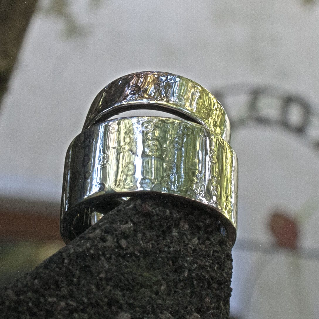 Silberringe mit Leopardenflecken