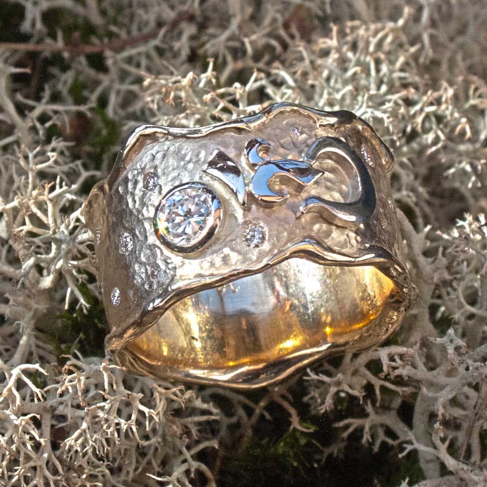 Goldring mit Om-Zeichen