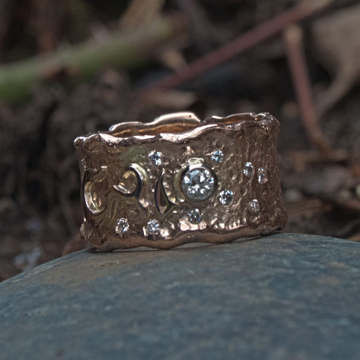 Goldring mit Om-Zeichen