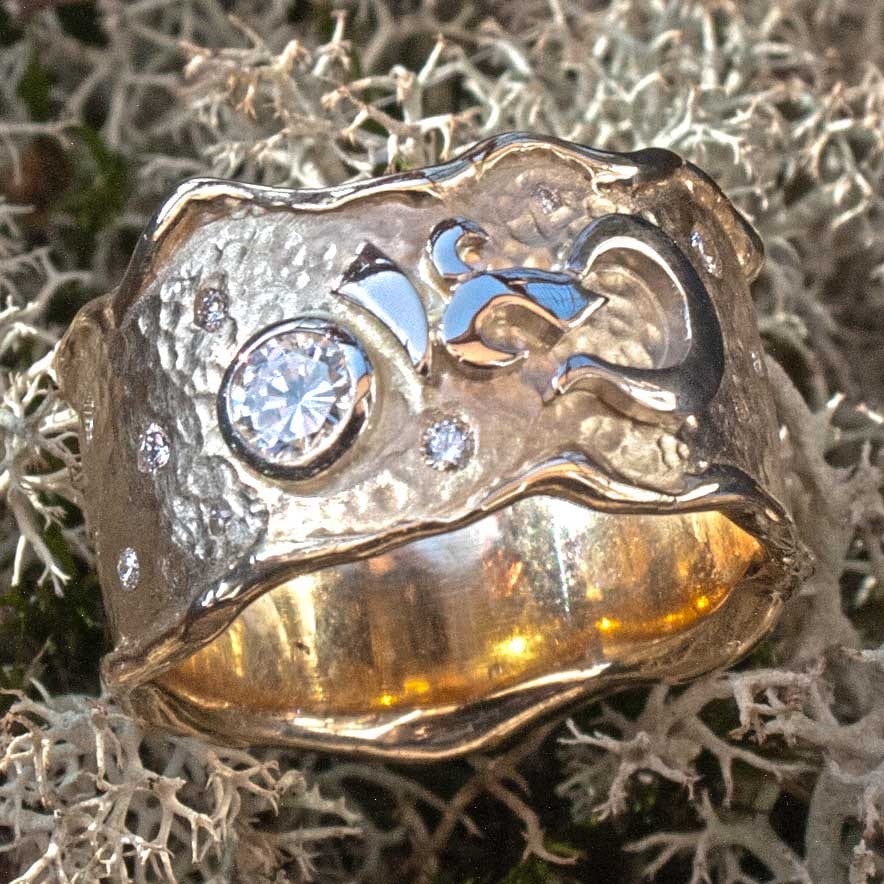 Goldring mit Om-Zeichen