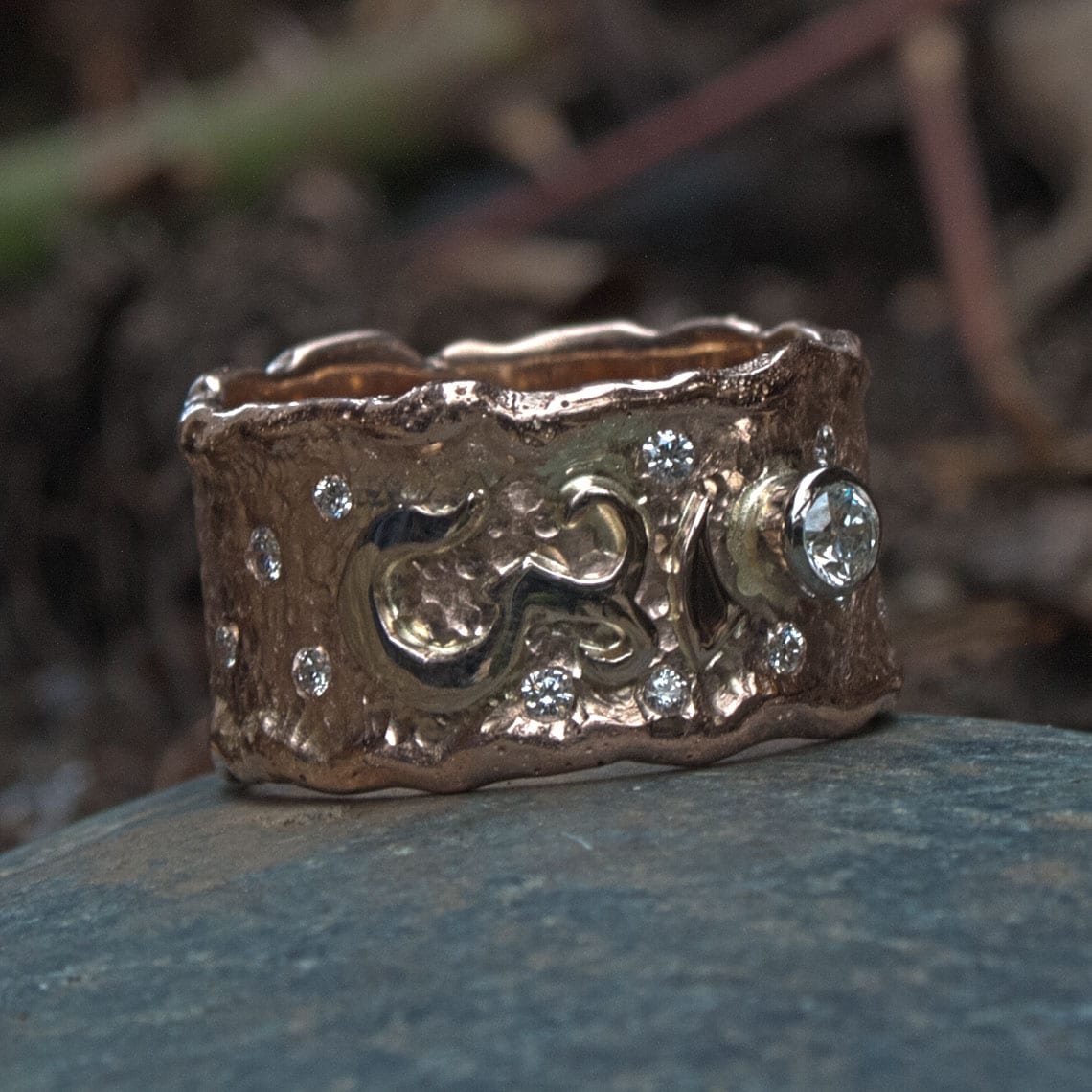 Goldring mit Om-Zeichen