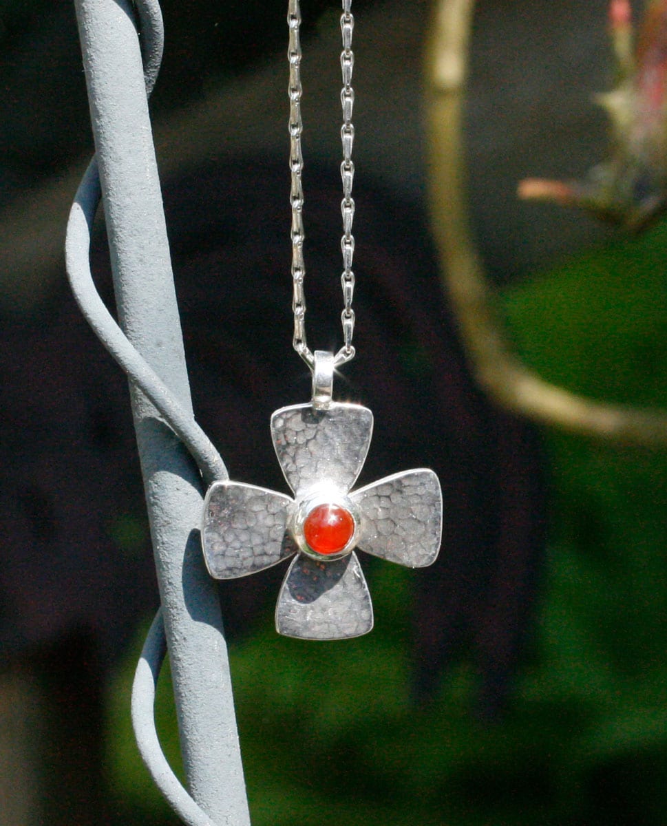 Taufkreuz mit Carneol