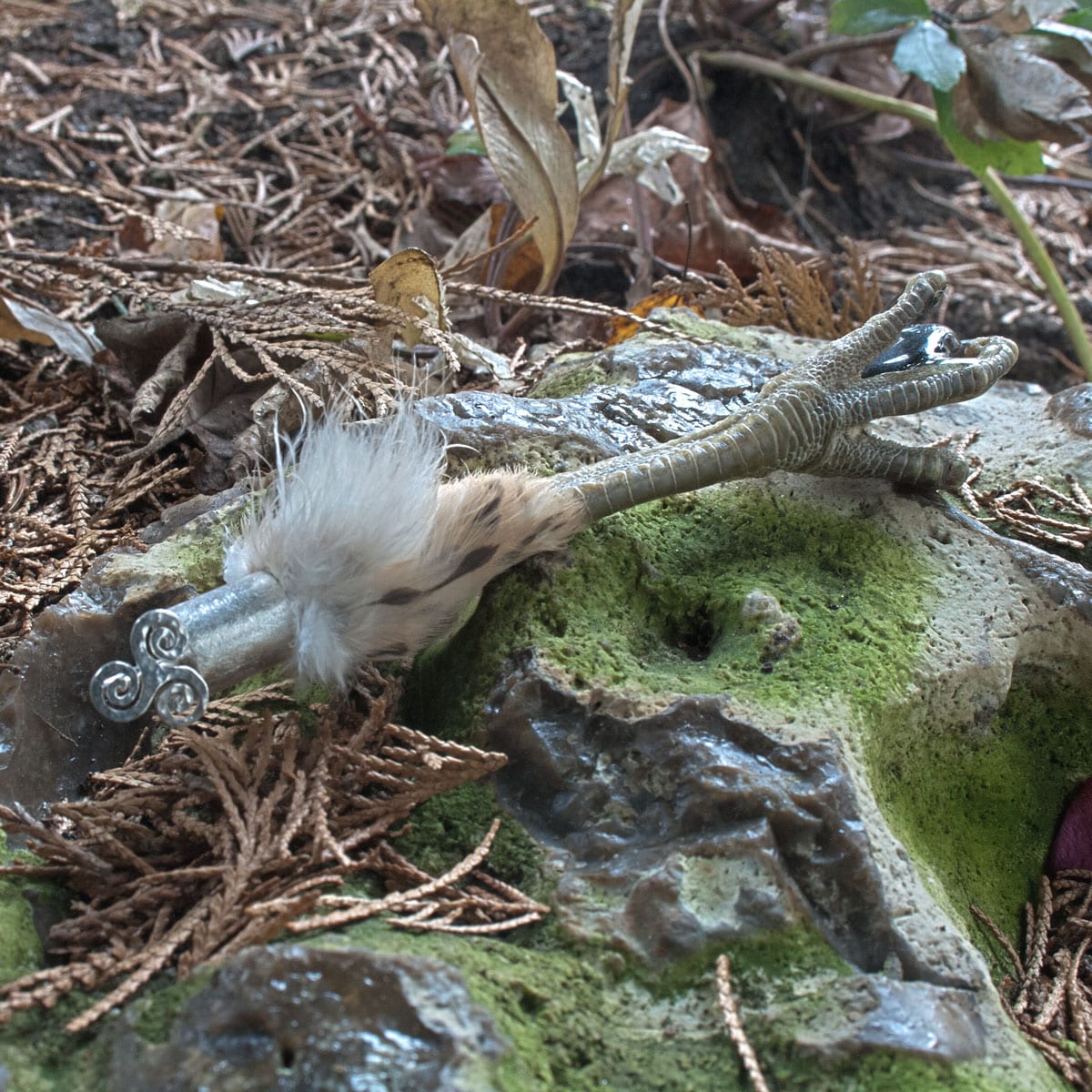 Triscele mit Vogelklaue