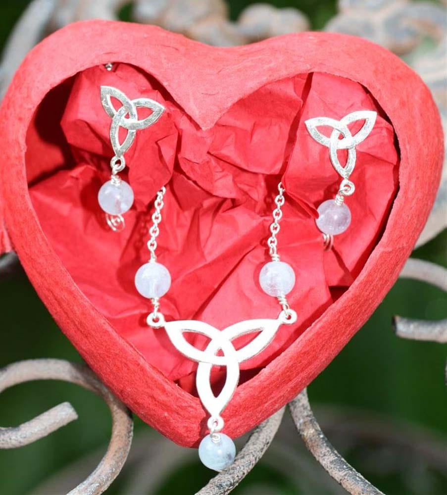 Kette und Ohrringe Wotansknoten mit Aquamarin