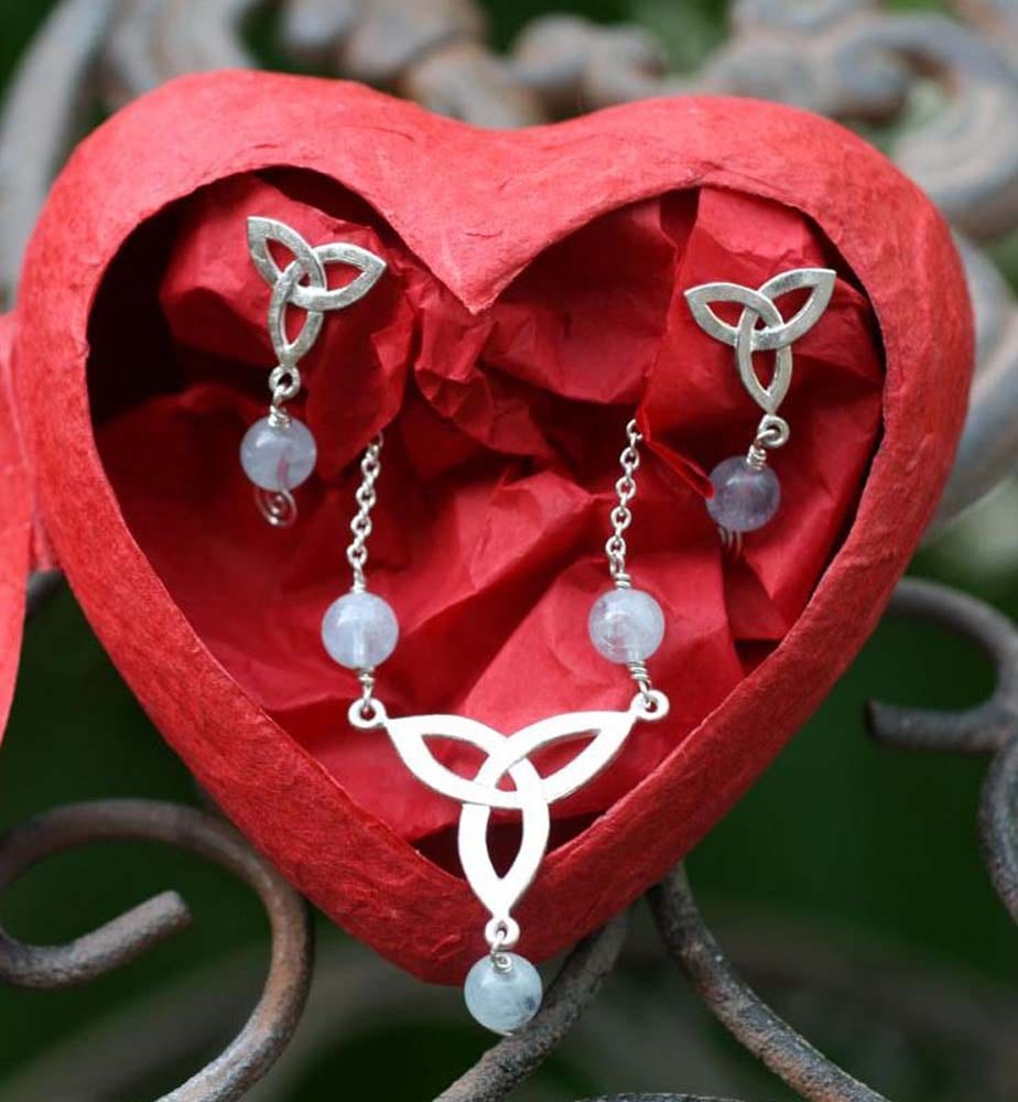 Kette und Ohrringe Wotansknoten mit Aquamarin