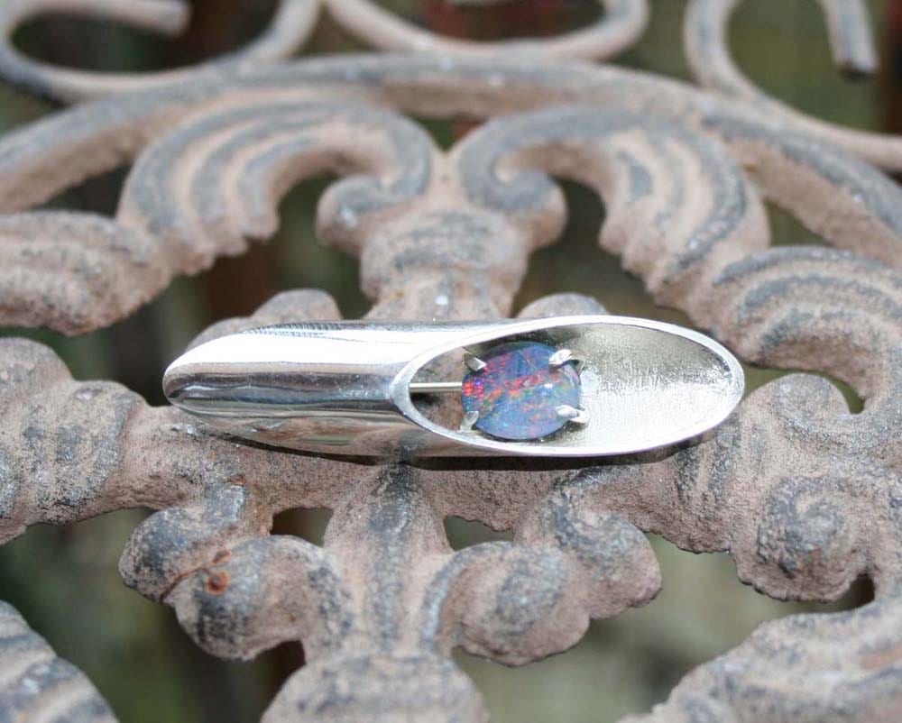 Brosche mit Opal