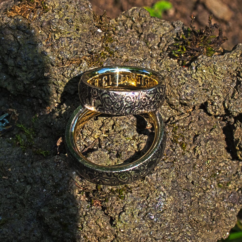 Mokumegane Ringe mit Baumschwamm-Muster