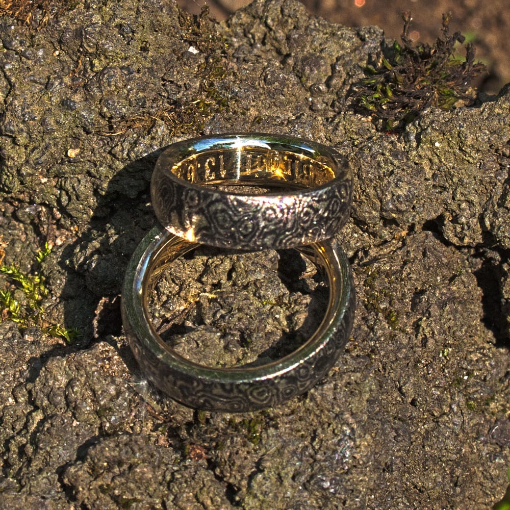 Mokumegane Ringe mit Baumschwamm-Muster