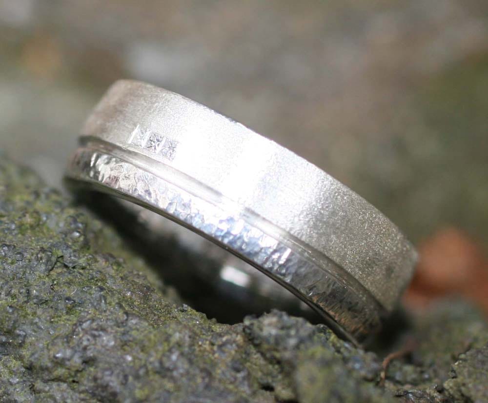 Silberringe mit Hammerschlag