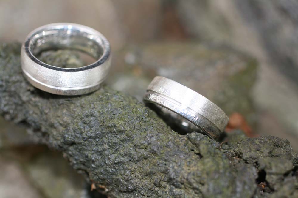 Silberringe mit Hammerschlag