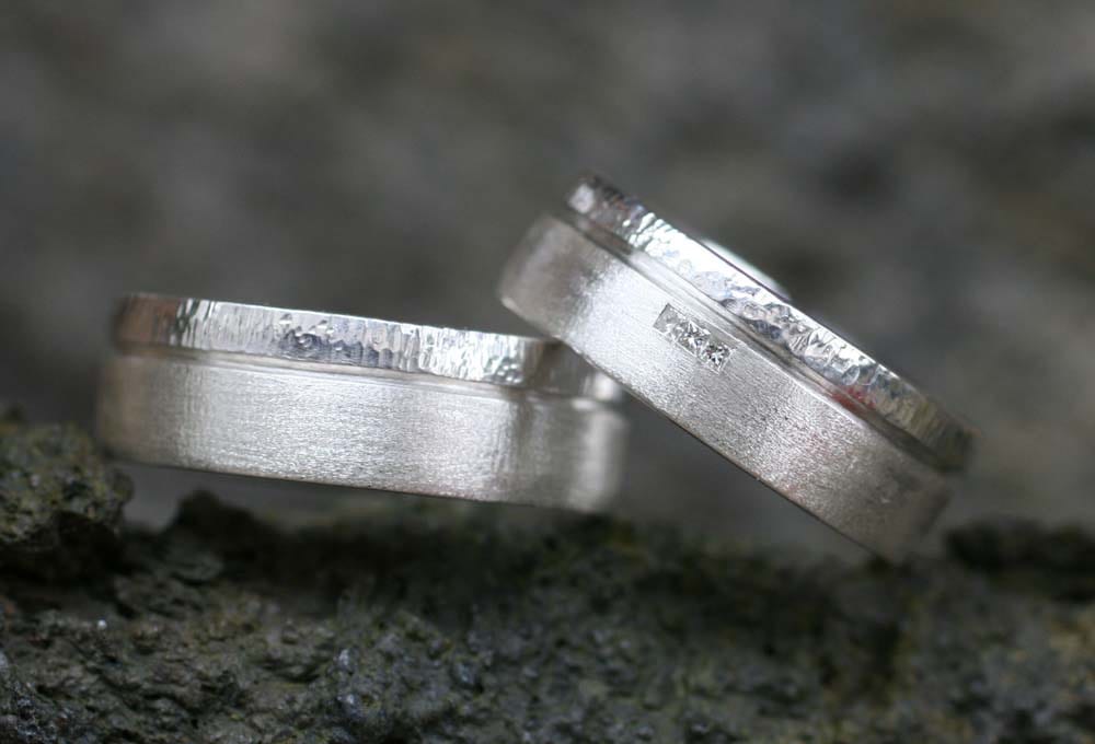 Silberringe mit Hammerschlag