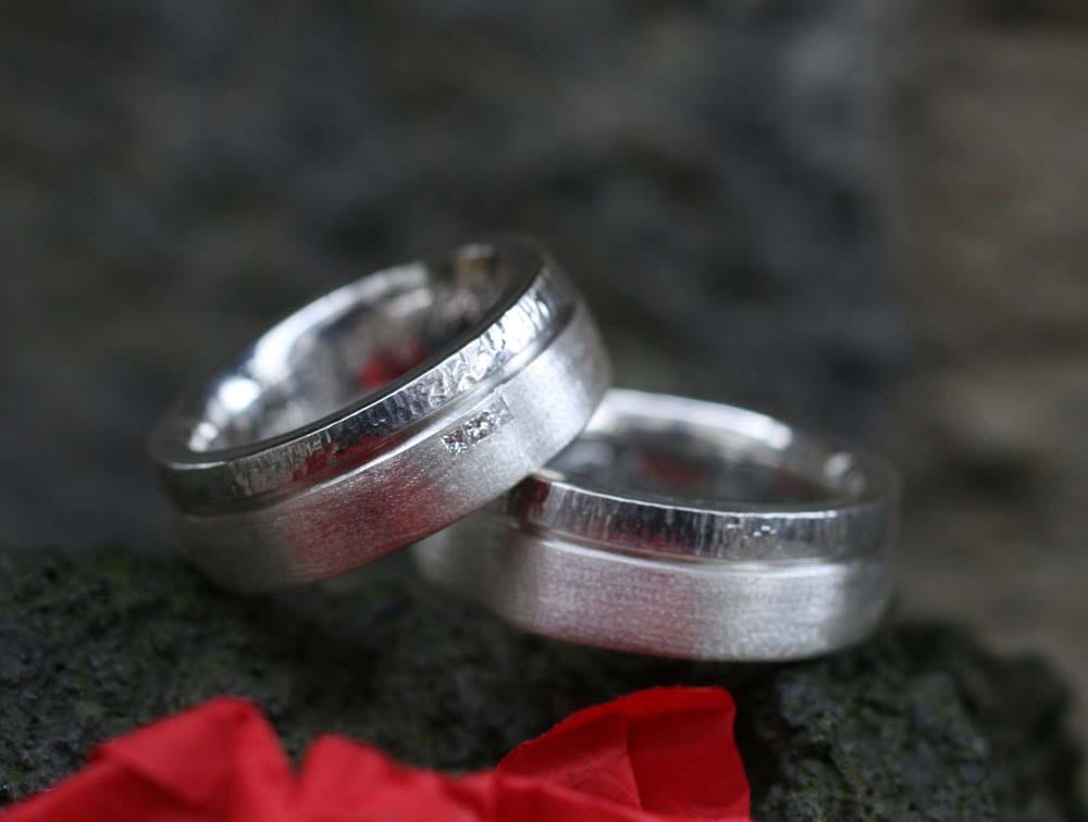 Silberringe mit Hammerschlag