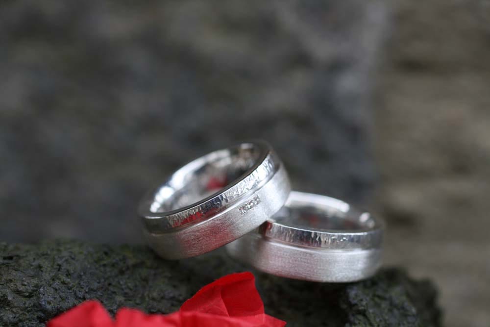 Silberringe mit Hammerschlag