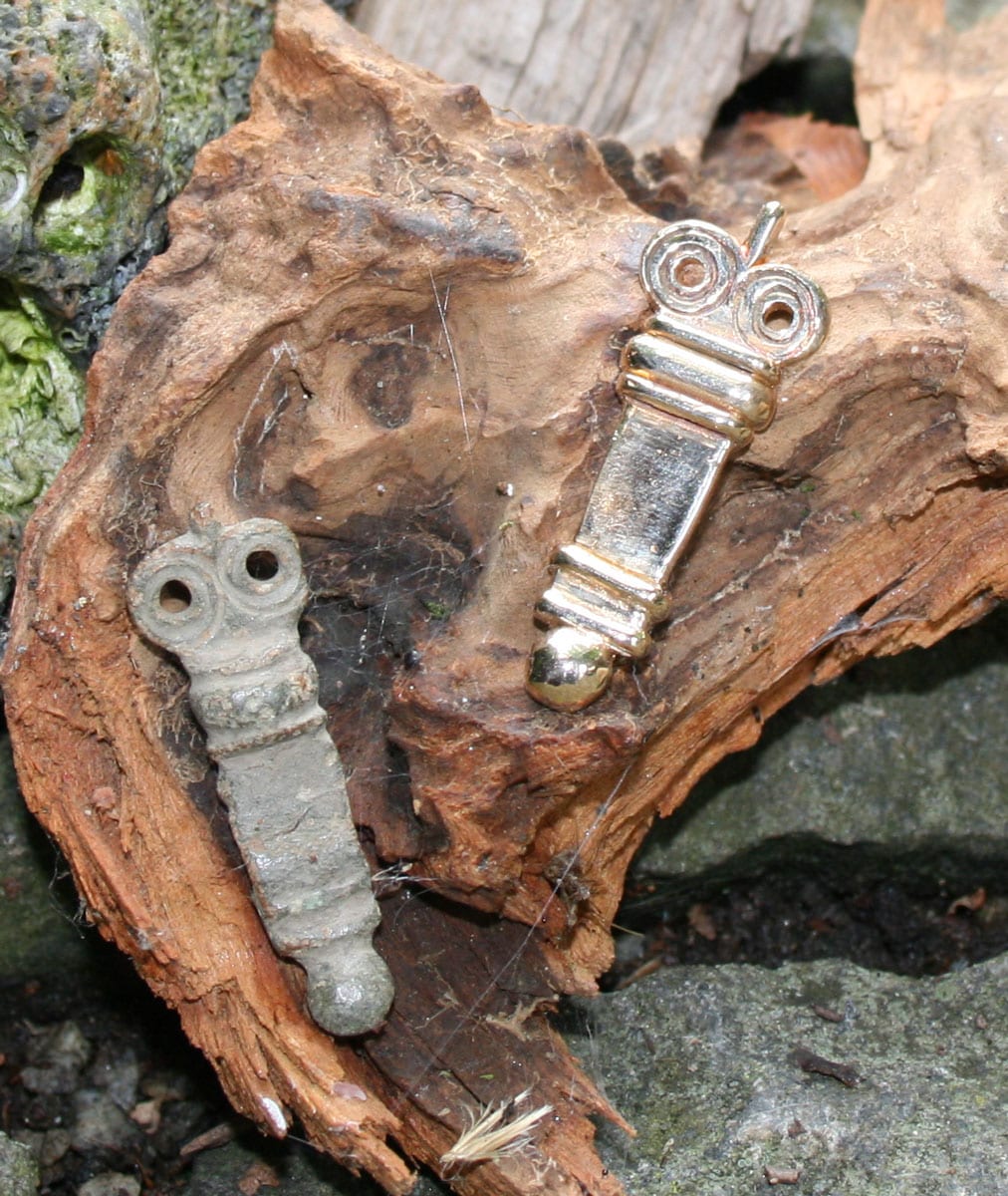 Gürtelendstueck 1 aus Bronze