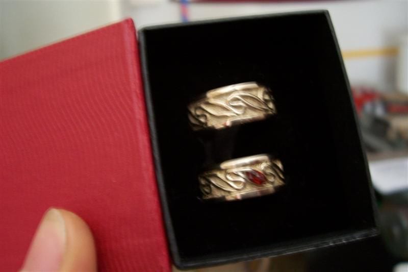 Flechtbandringe mit Granatnavette