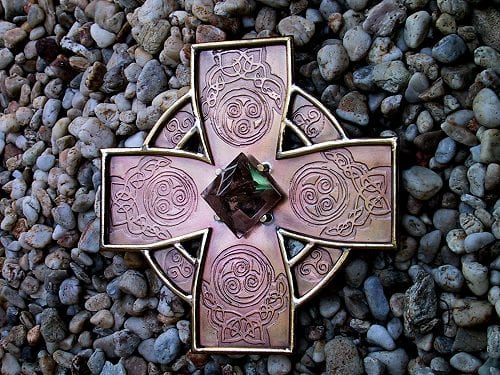 keltisches Taufkreuz mit Rauchquarz