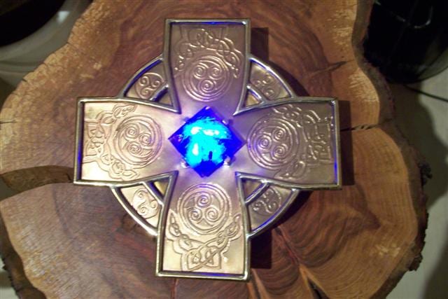 keltisches Taufkreuz mit Rauchquarz