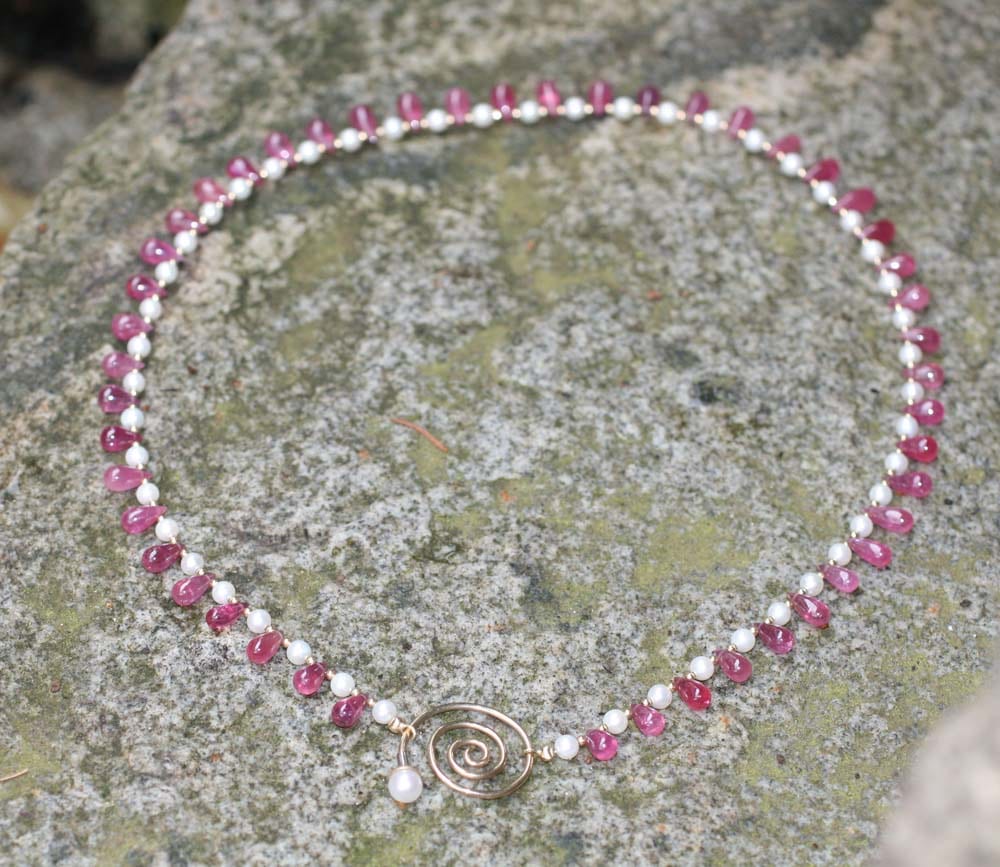 Rubintropfen Collier mit Ohrringen