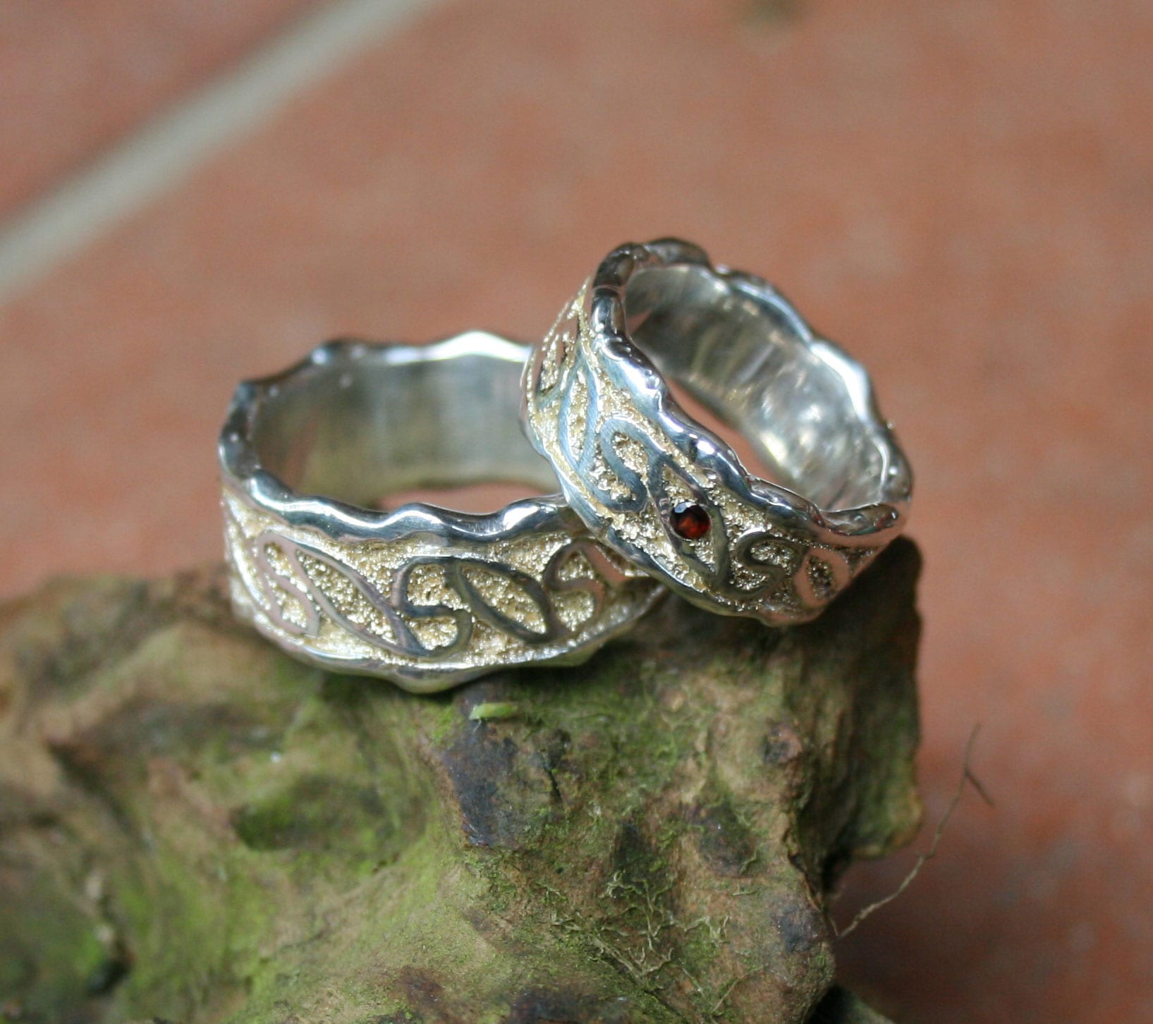 Silberringe Flechtband mit Goldstaub und Schmorrand