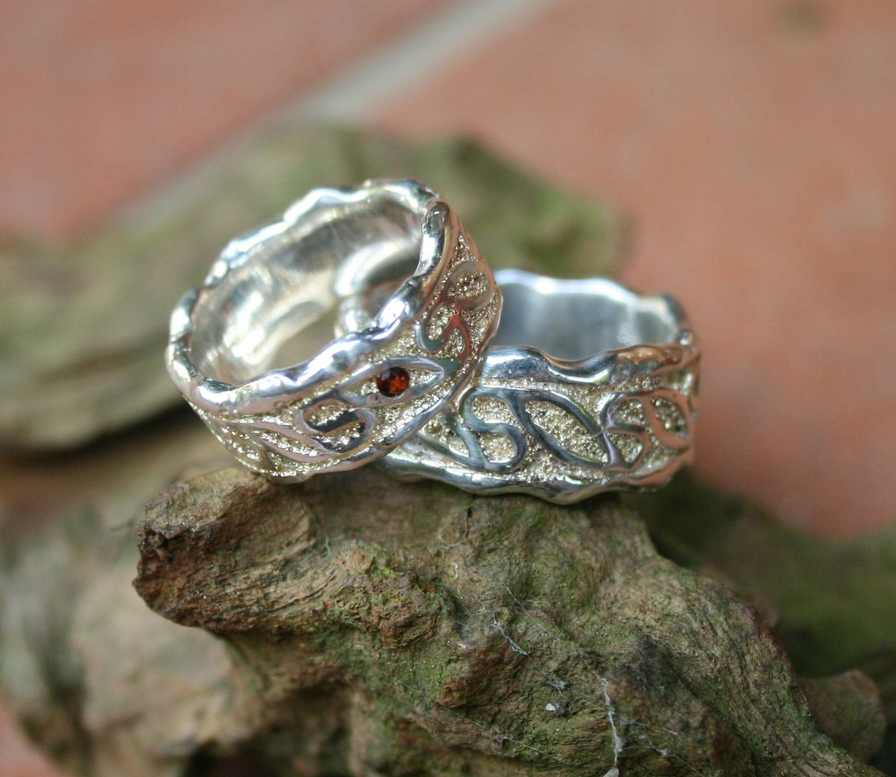 Silberringe Flechtband mit Goldstaub und Schmorrand