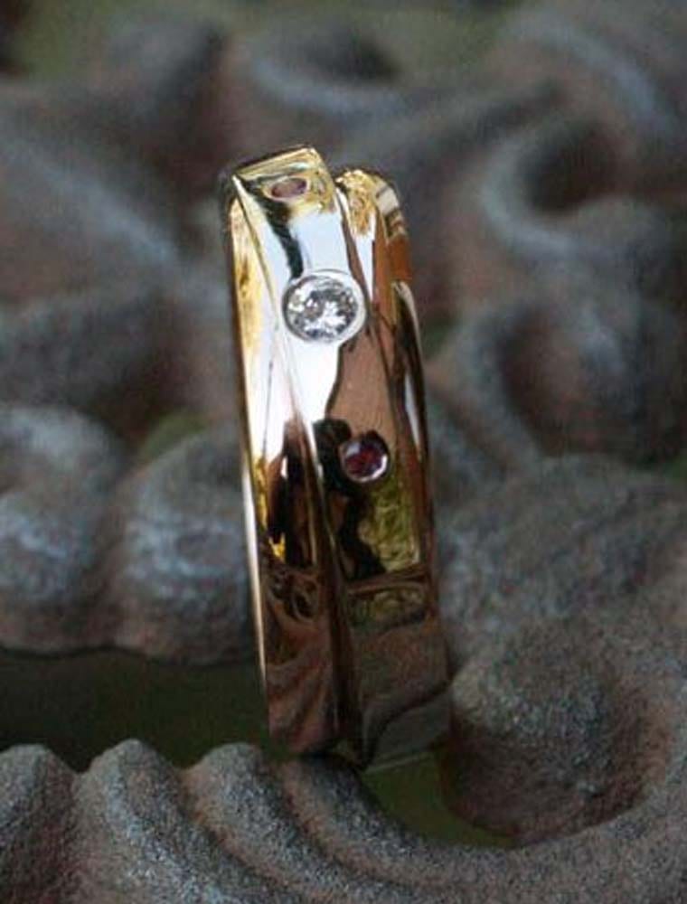 Doppelring mit 3 Steinen