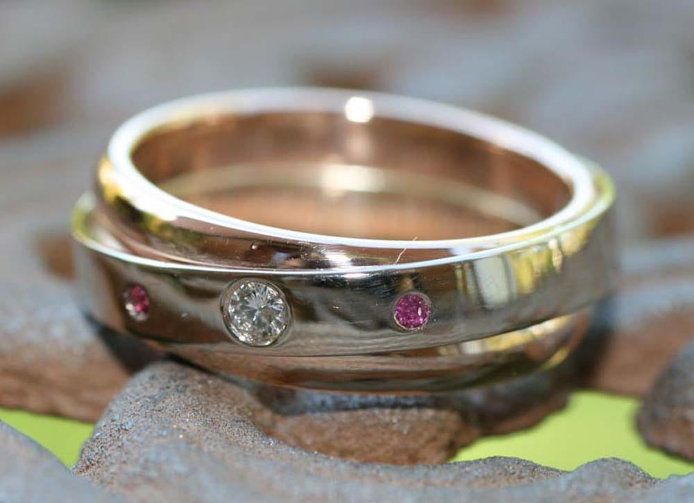 Doppelring mit 3 Steinen