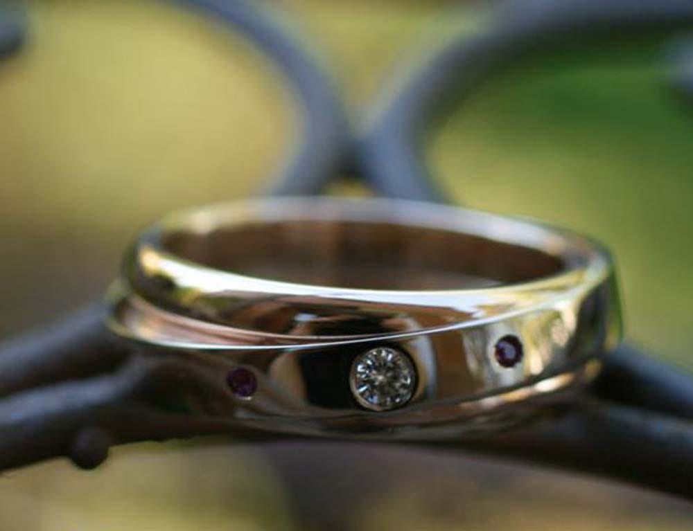 Doppelring mit 3 Steinen