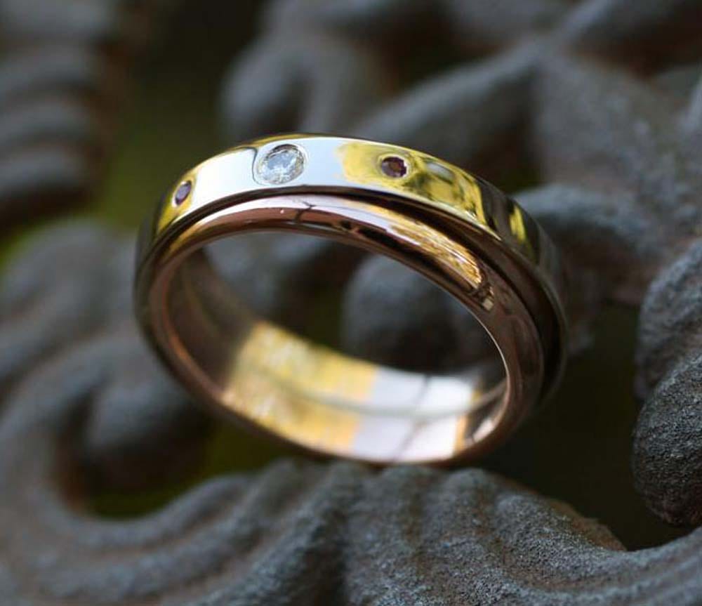 Doppelring mit 3 Steinen