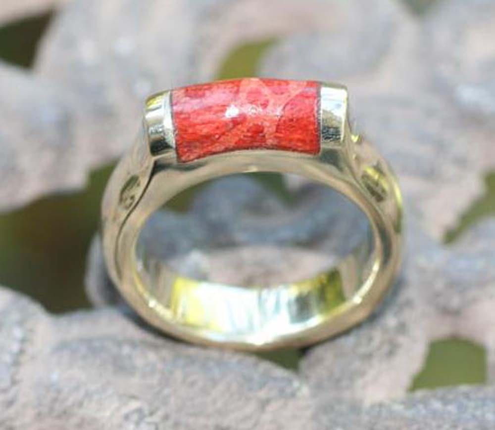 Ring mit Schaumkoralle
