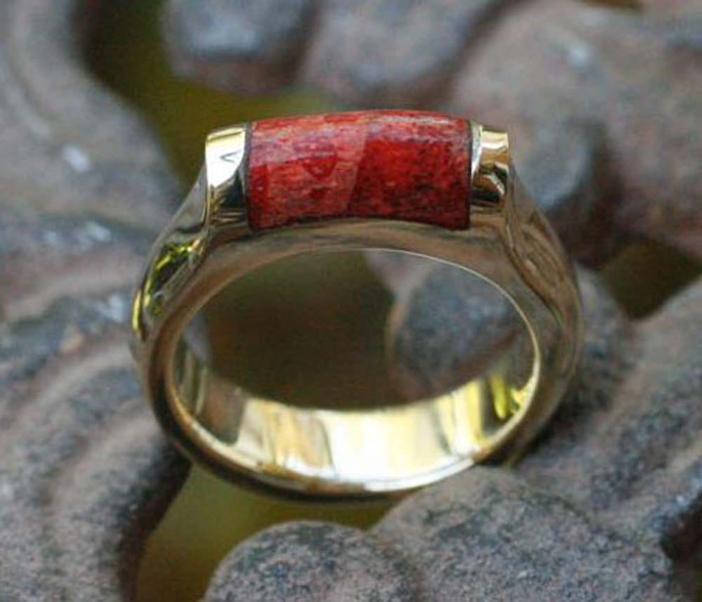 Ring mit Schaumkoralle