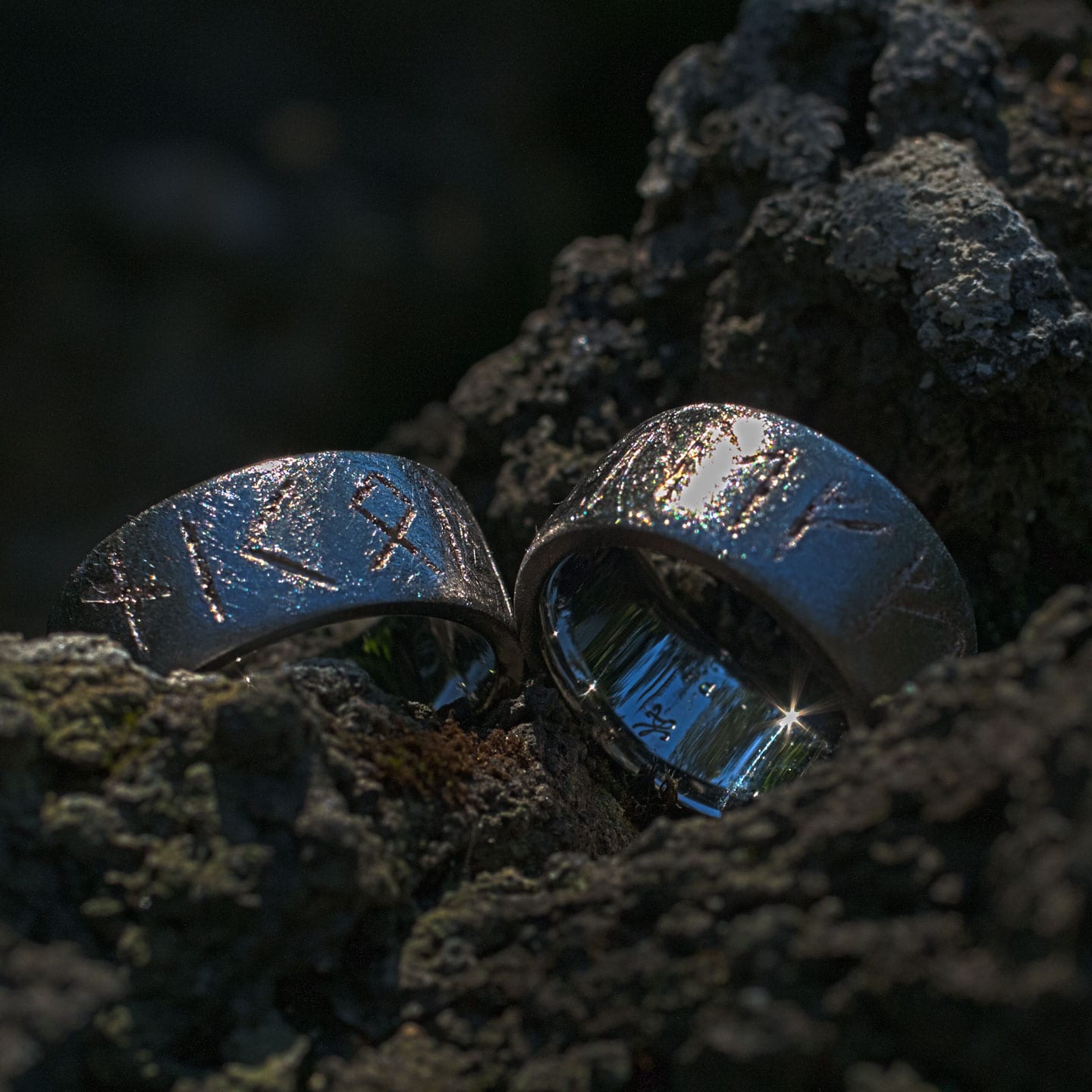 Palladiumringe mit eingelegten Rotgoldrunen