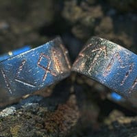 Palladiumringe mit eingelegten Rotgoldrunen