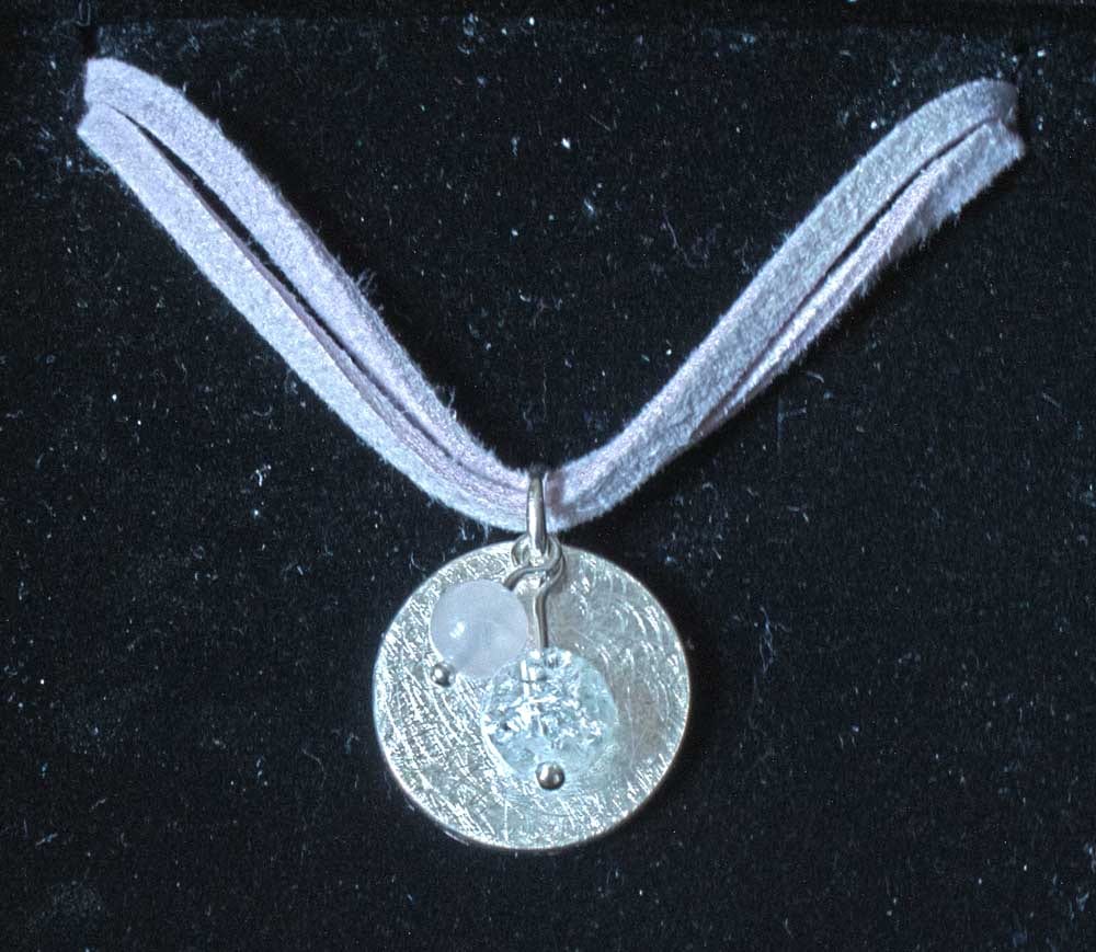 Silberkreis mit Rosenquarz- und Bergkristallkugel