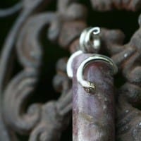 Schlange mit Turmalin