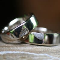 Eheringe geteiltes Herz