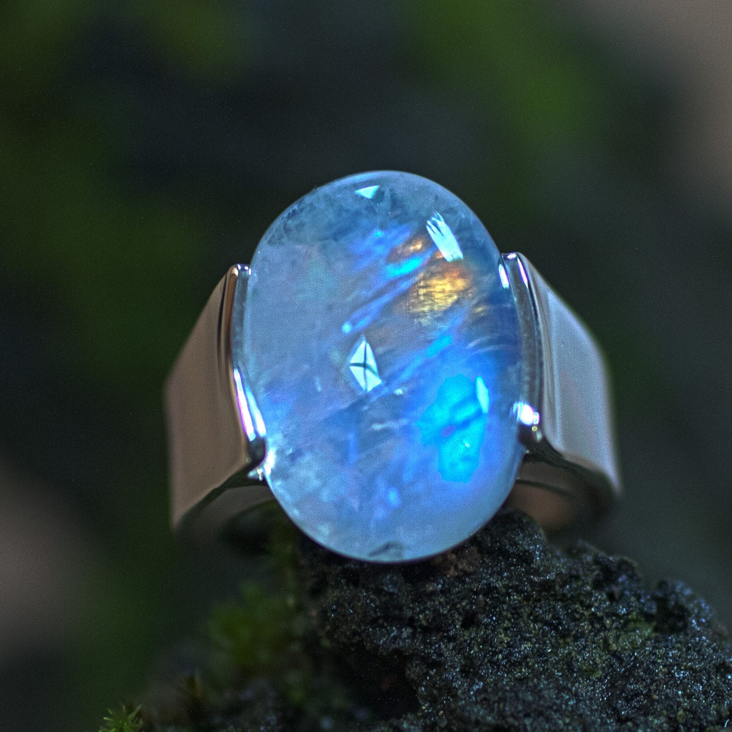 Silberring mit Mondstein-Cabouchon