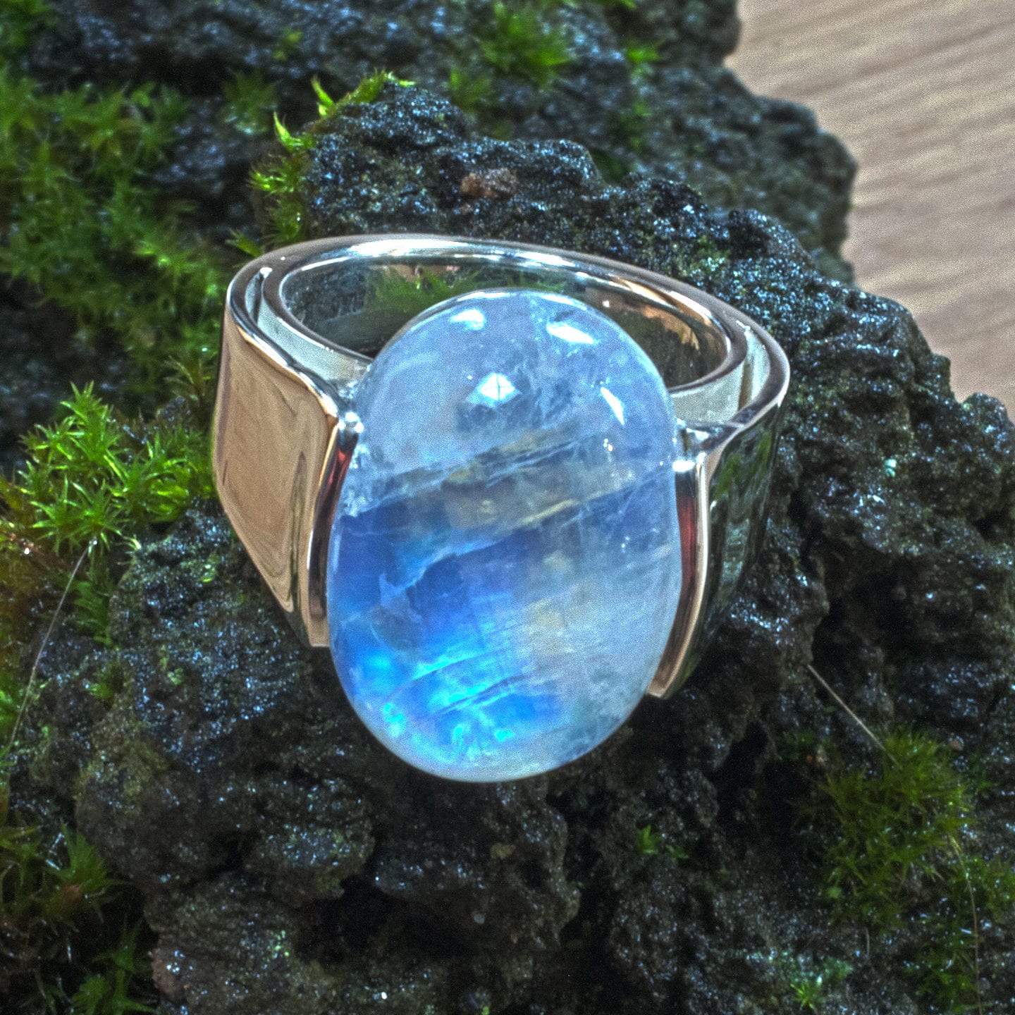 Silberring mit Mondstein-Cabouchon