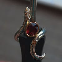 Schlangenring zweifarbig mit Rubellith und Brillant