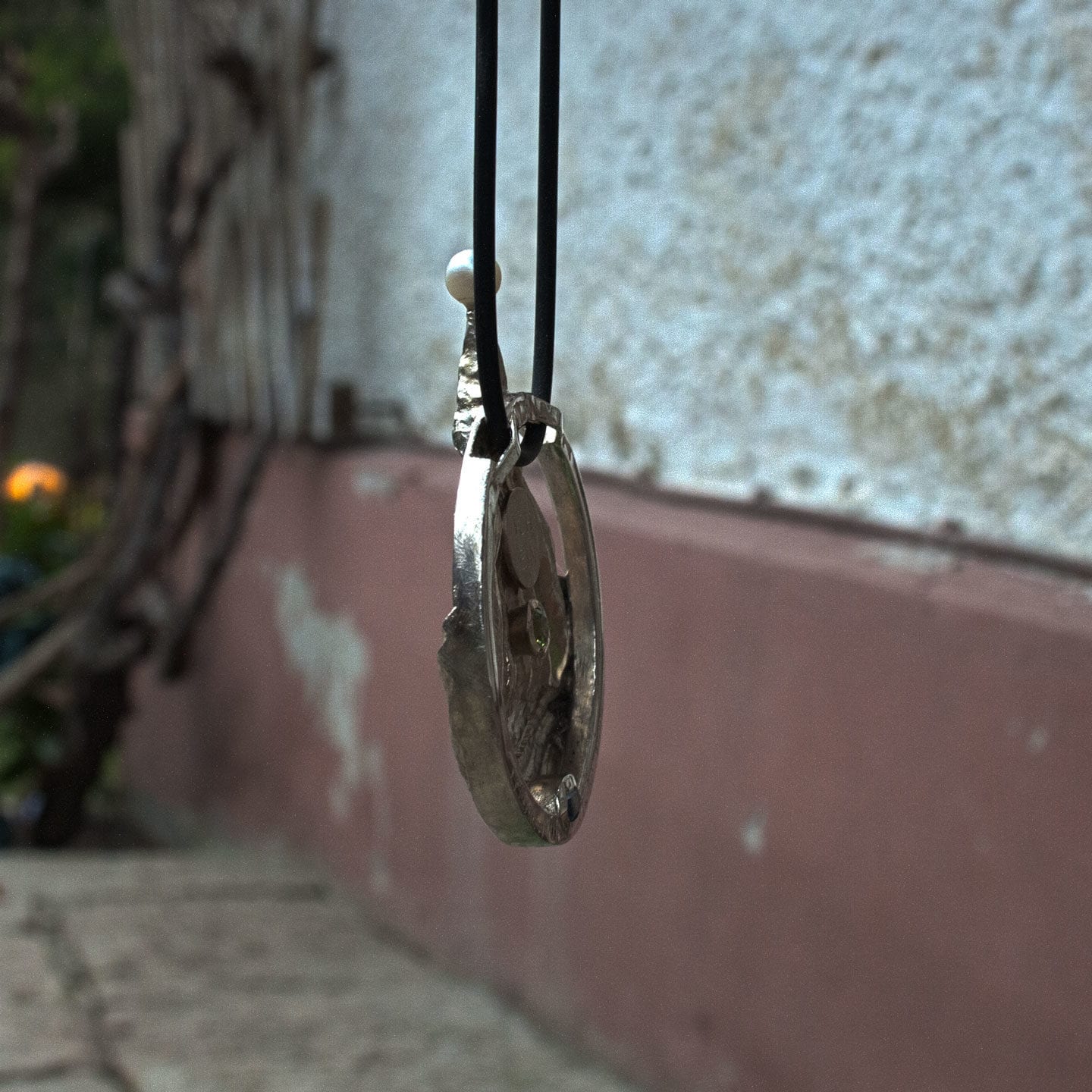 Anhänger Berg und Fluß mit Perle