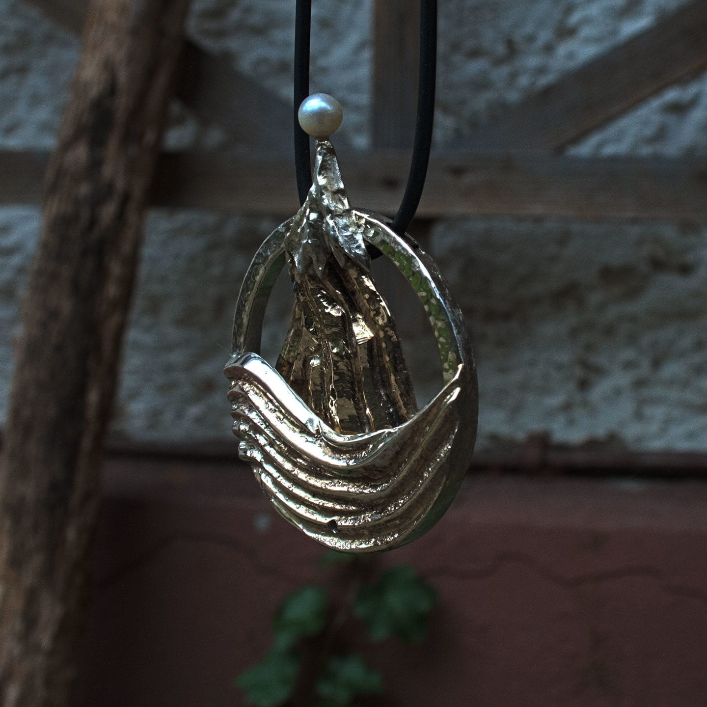 Anhänger Berg und Fluß mit Perle