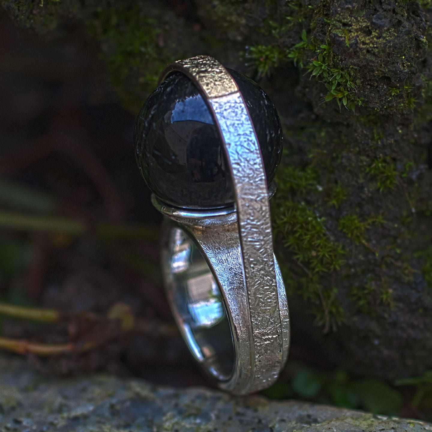 Ring mit Turmalin-Kugel